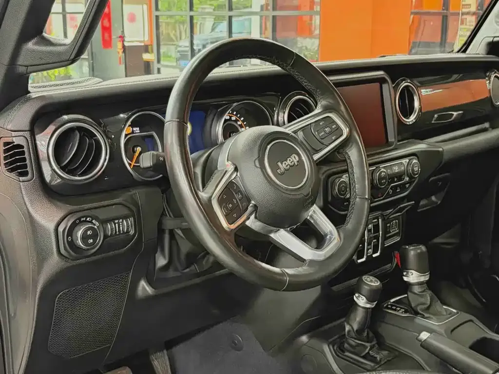 Jeep Wrangler — фото 3