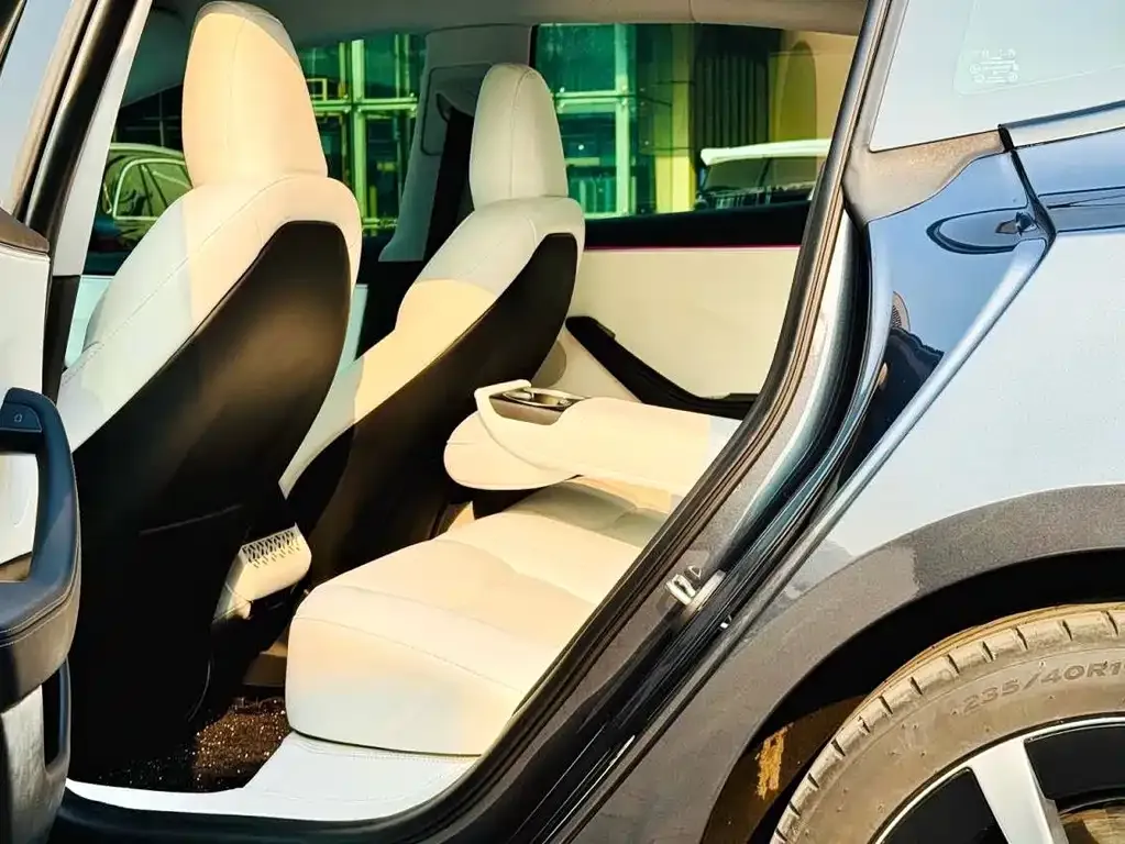 Tesla Model 3 — фото 3