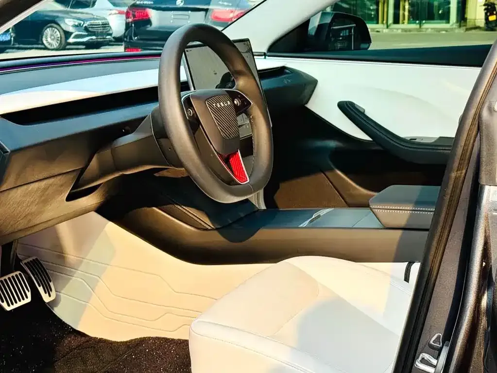 Tesla Model 3 — фото 6
