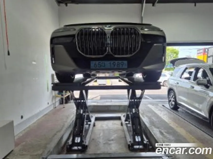 BMW i7 2024 из KR, фото 2