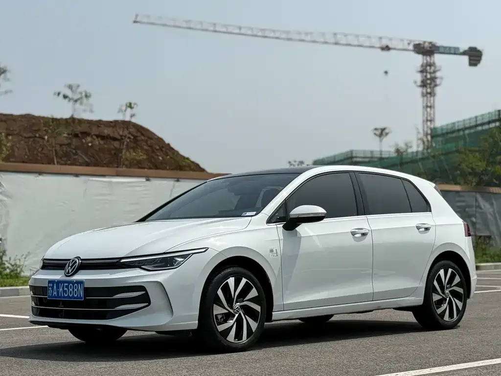 Volkswagen Golf 2025 из CN, фото 1