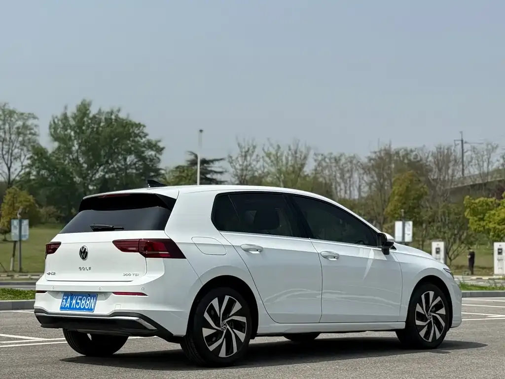 Volkswagen Golf 2025 из CN, фото 3
