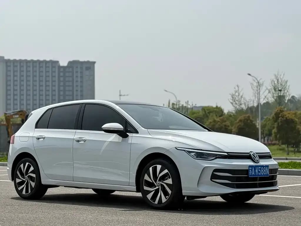 Volkswagen Golf 2025 из CN, фото 4
