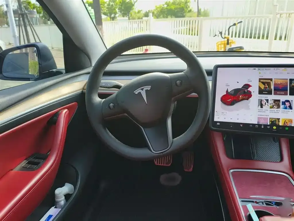 Tesla Model Y — фото 7