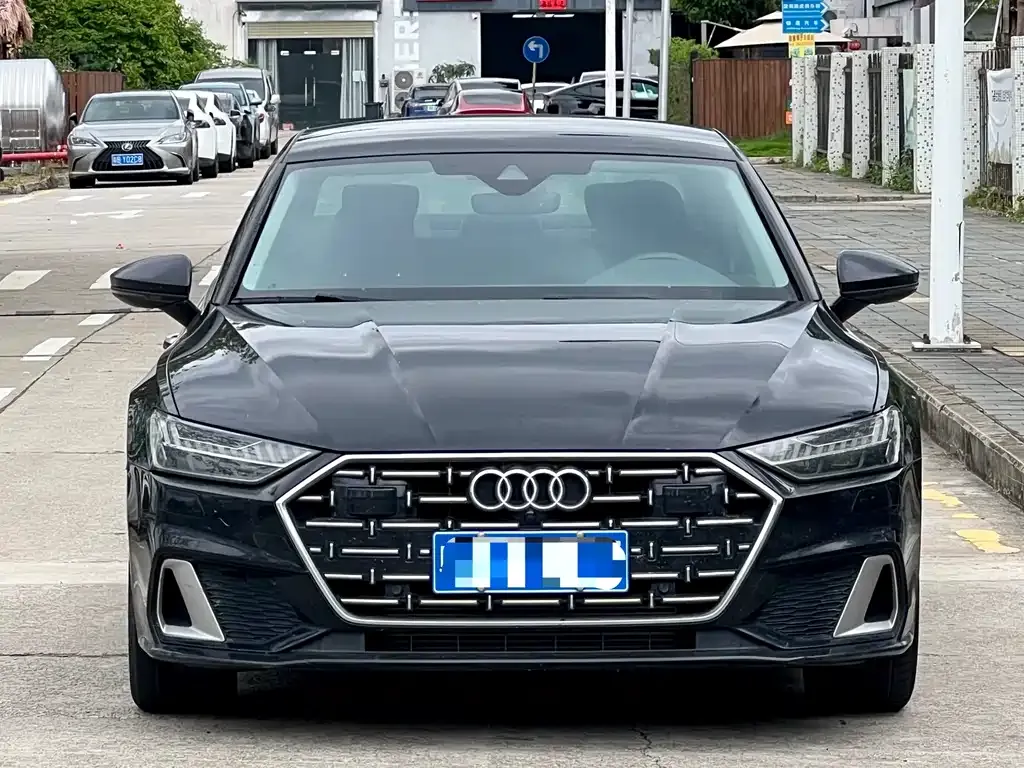 Audi A7L — фото 8