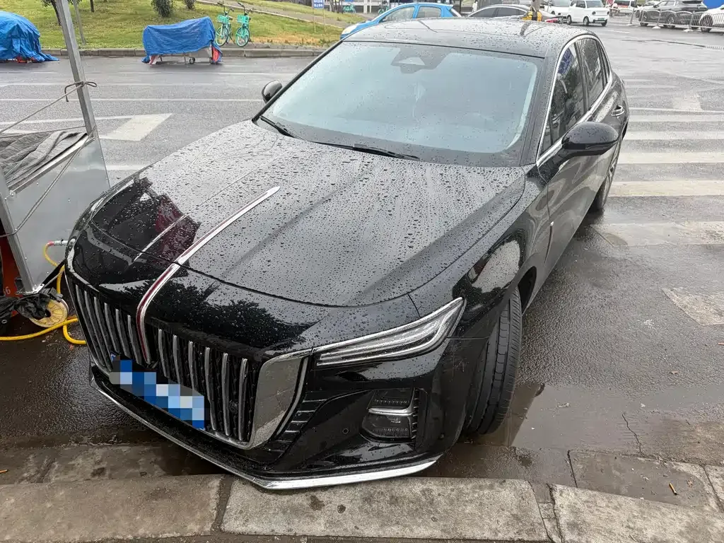 Hongqi H5 — фото 1