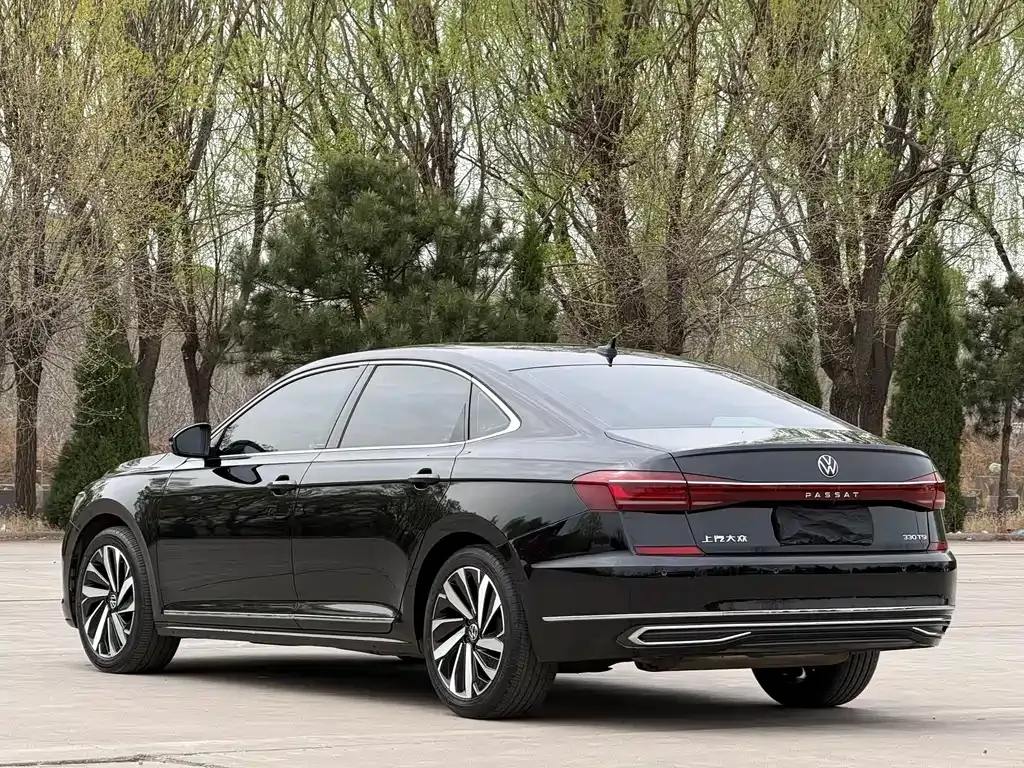 Volkswagen Passat — фото 9