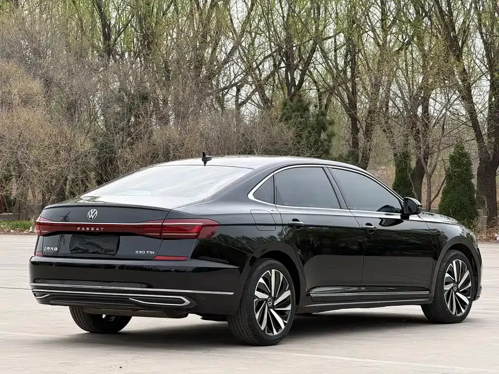 Volkswagen Passat — фото 10