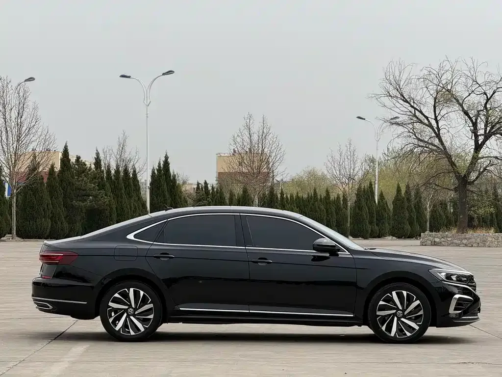 Volkswagen Passat — фото 7