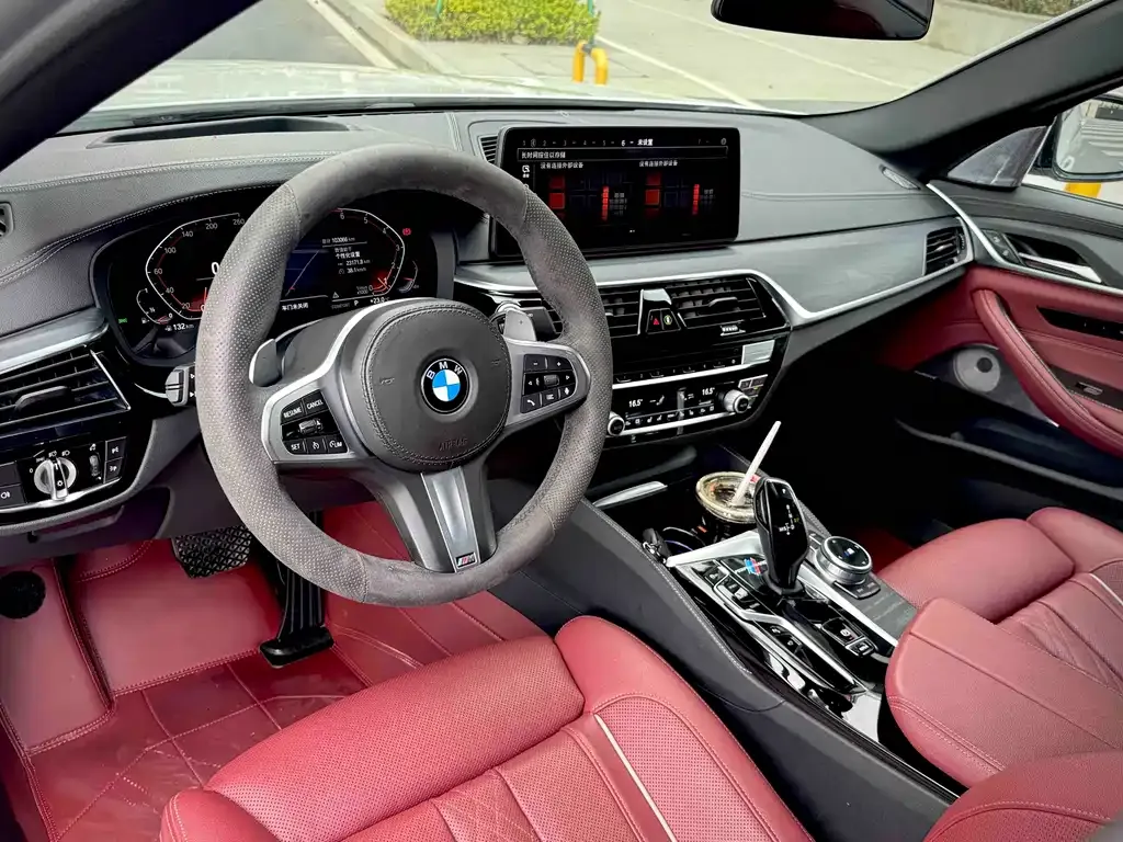 BMW 5 Series — фото 9