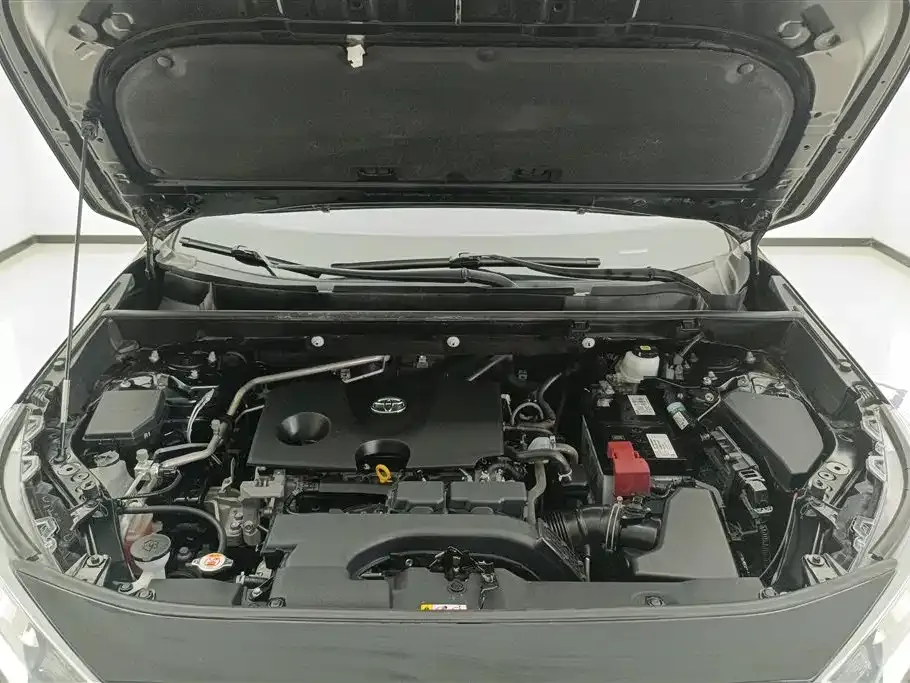 Toyota RAV4 — фото 10