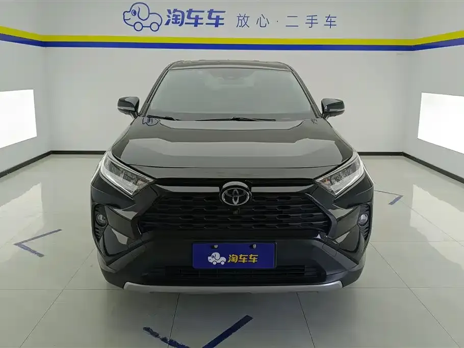 Toyota RAV4 — фото 8