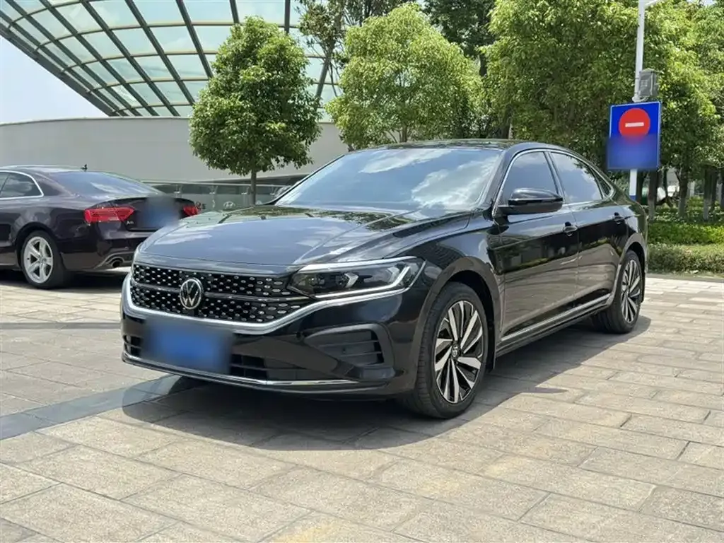 Volkswagen Passat — фото 1