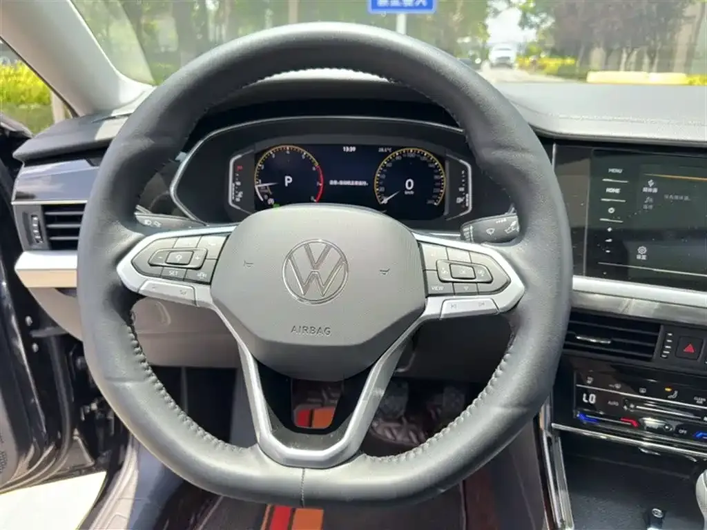Volkswagen Passat — фото 9