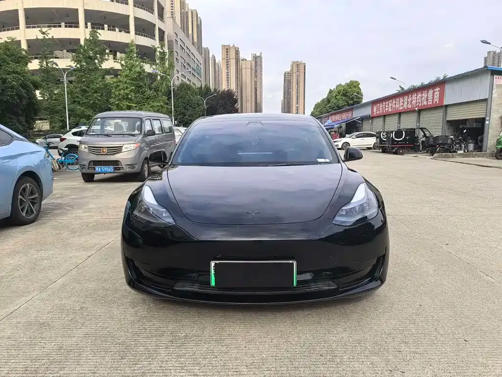 Tesla Model 3 — фото 6