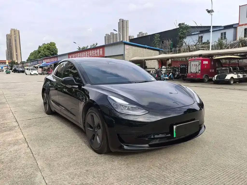 Tesla Model 3 — фото 7