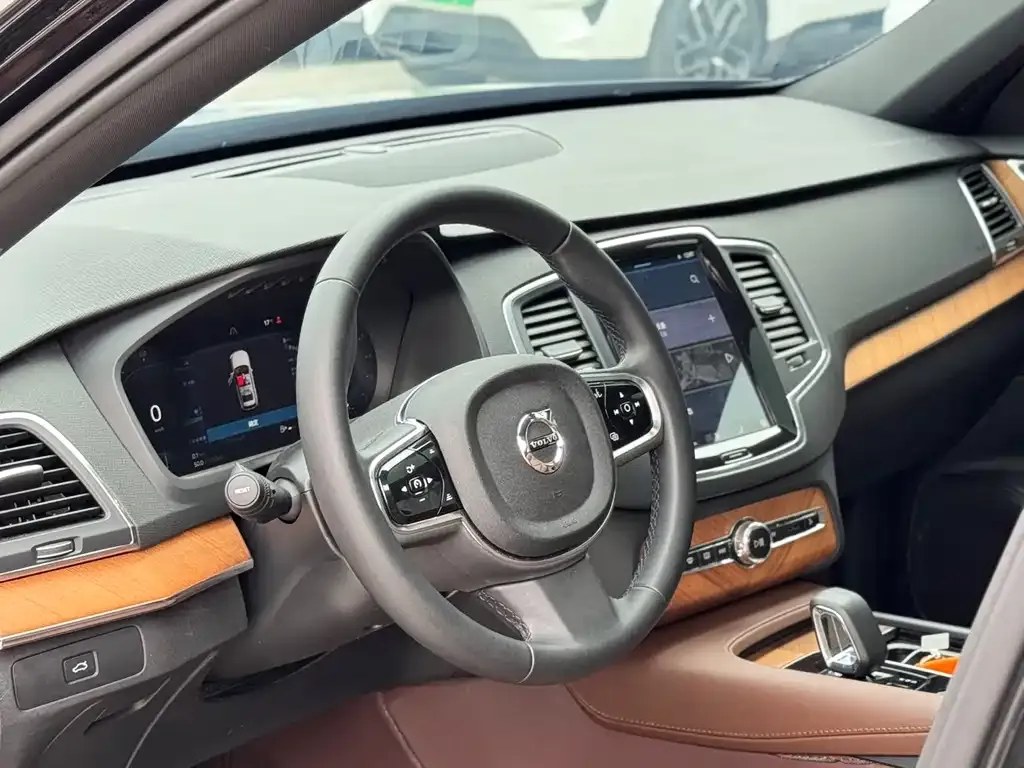Volvo XC90 2024 из CN, фото 5