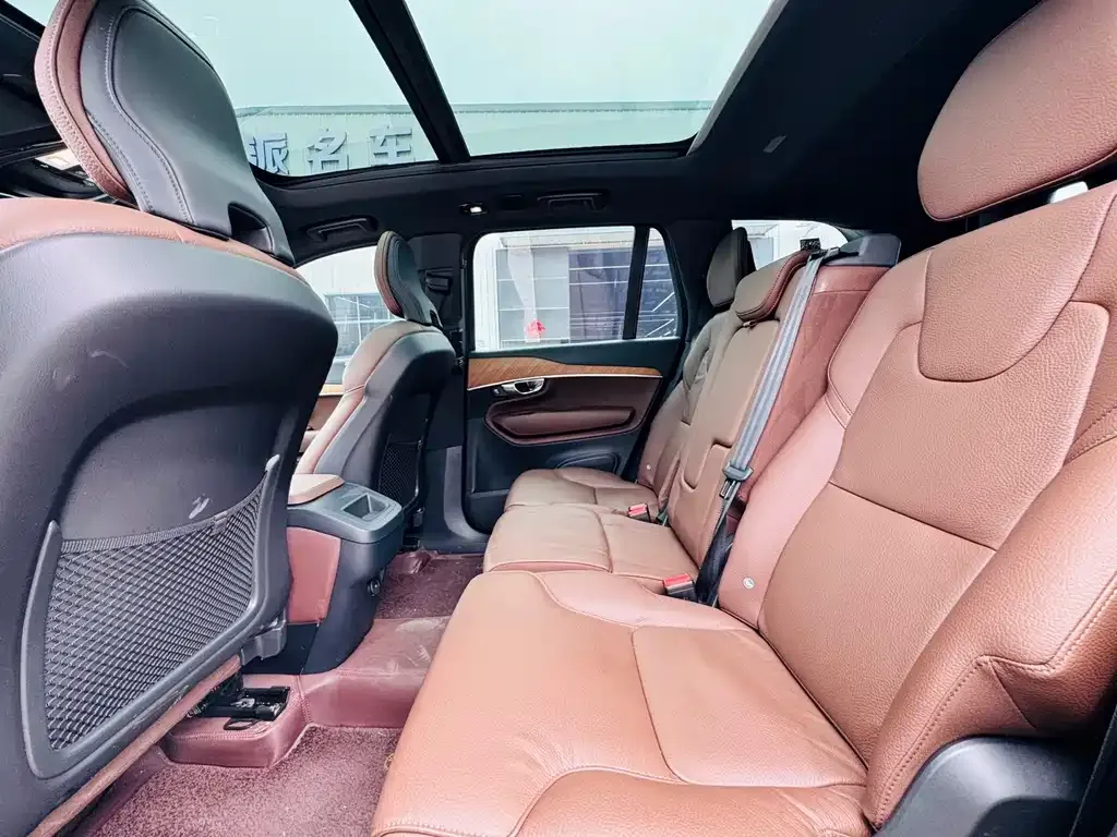 Volvo XC90 2024 из CN, фото 8