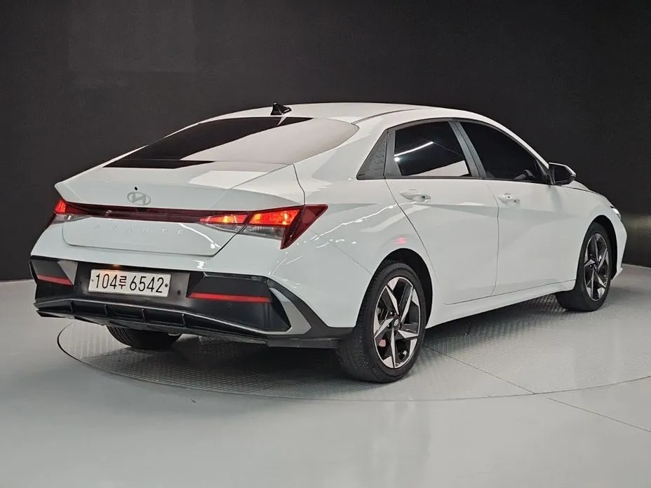 Hyundai AVANTE — фото 8