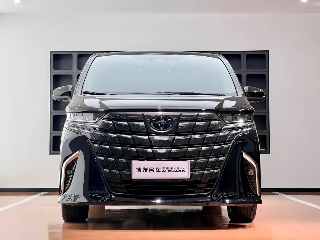 Toyota Alphard — фото 4