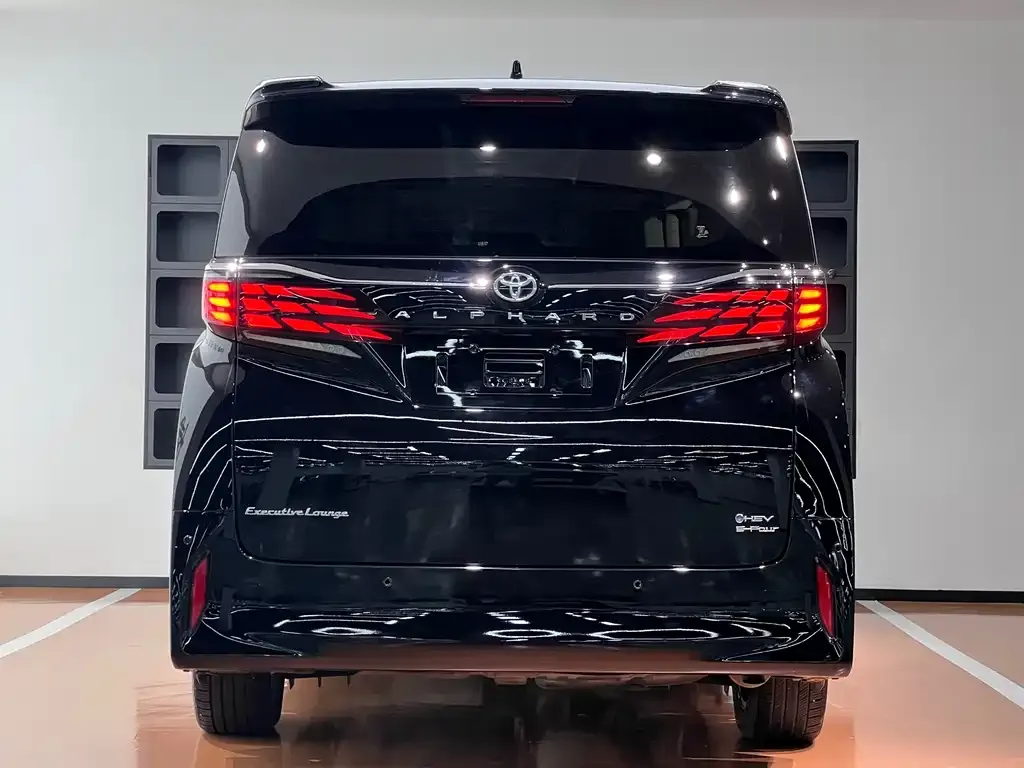 Toyota Alphard — фото 8