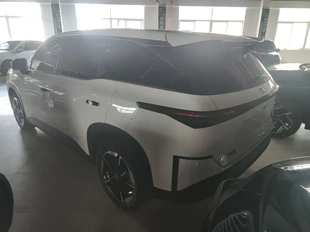 Toyota Platinum 3X 2026 из CN, фото 3