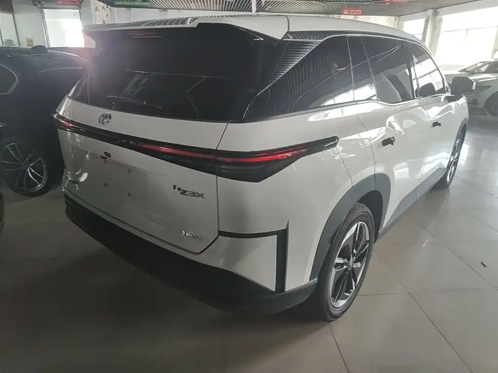 Toyota Platinum 3X 2026 из CN, фото 5