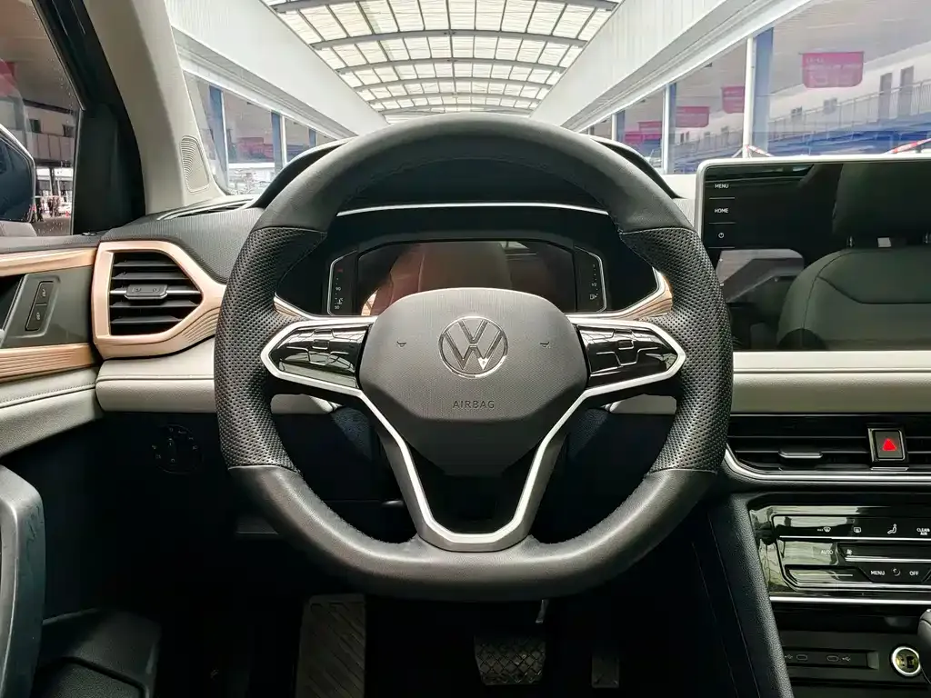 Volkswagen Tharu — фото 8