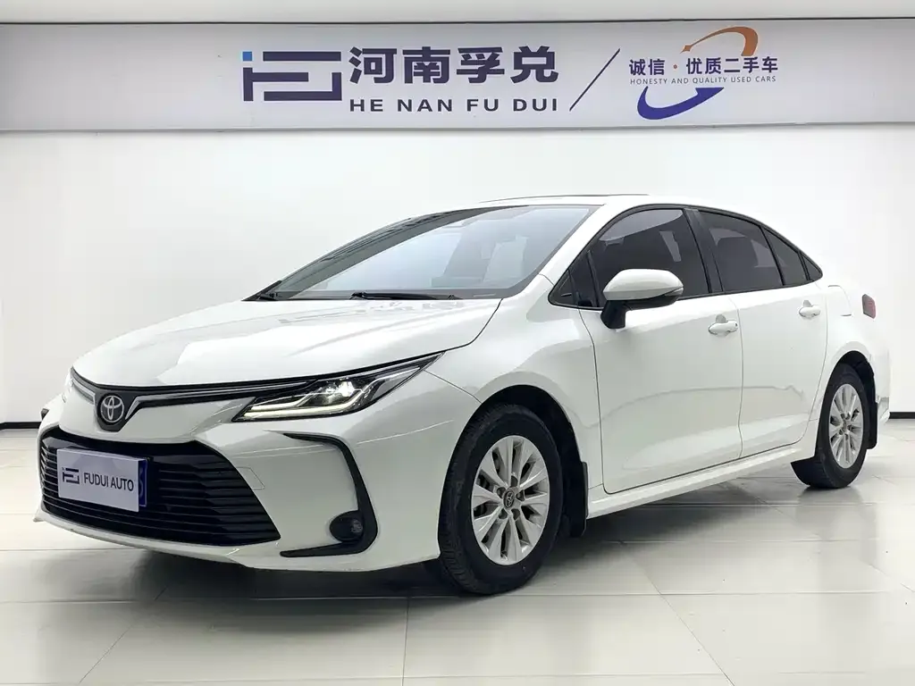 Toyota Corolla 2023 из CN, фото 1