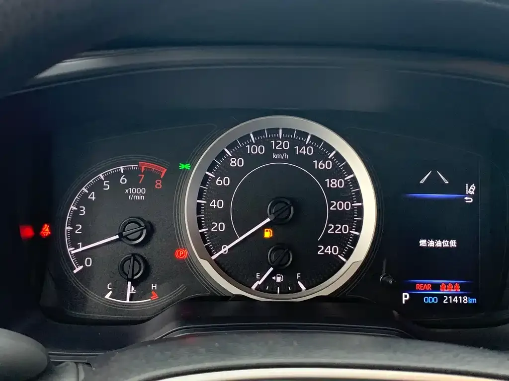 Toyota Corolla 2023 из CN, фото 10