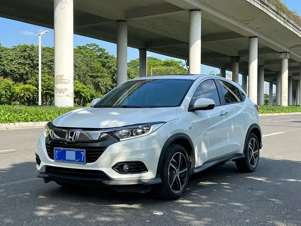 Honda Vezel — фото 1