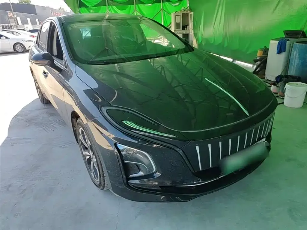 Hongqi E-QM5 — фото 10