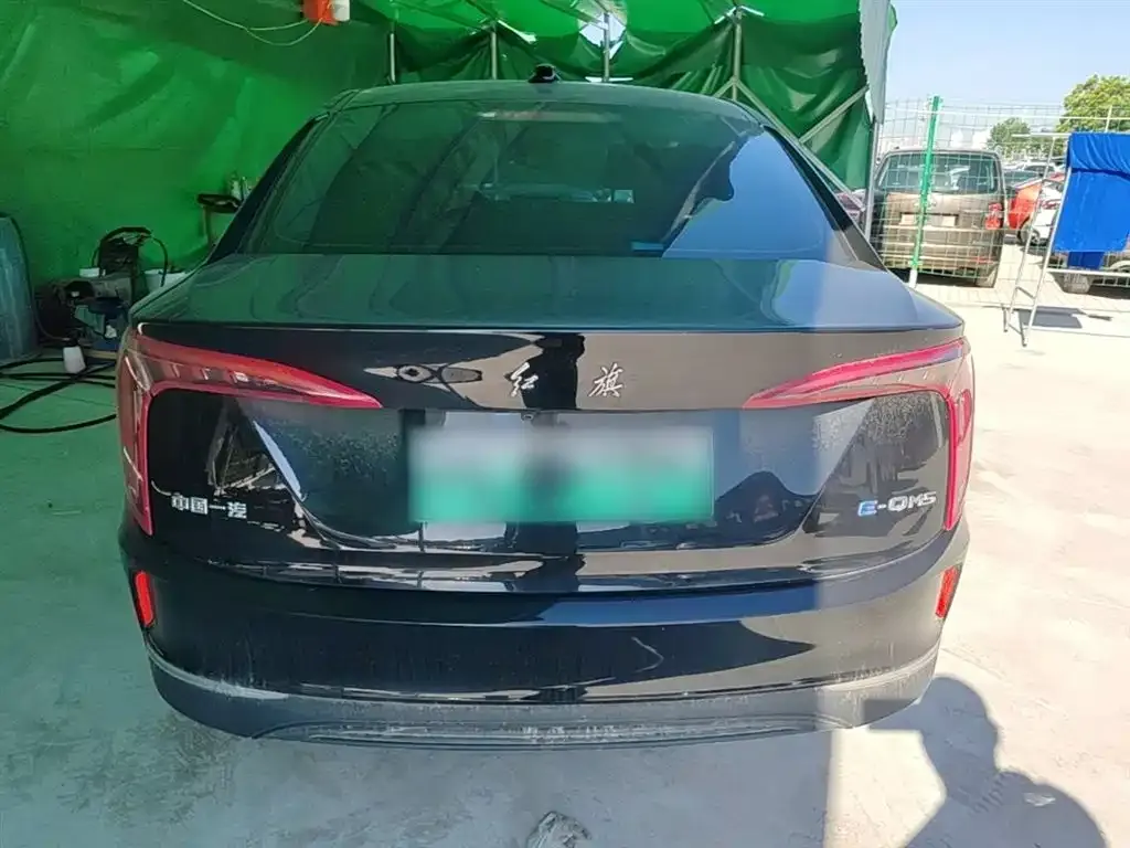 Hongqi E-QM5 — фото 3
