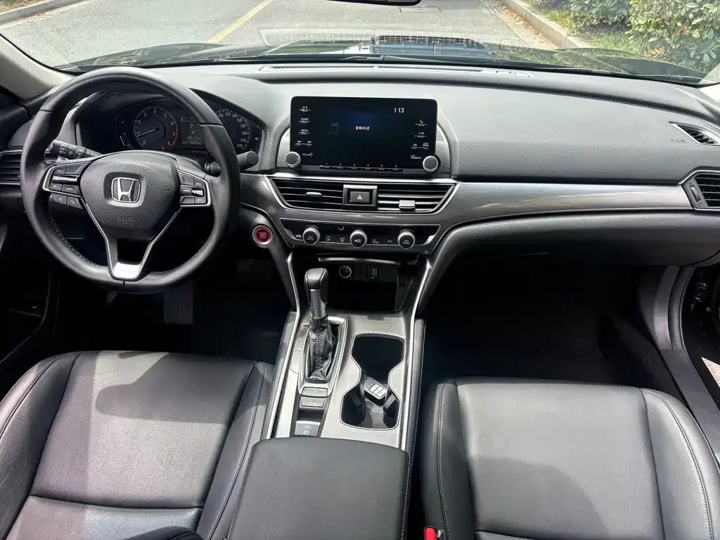 Honda Accord — фото 10