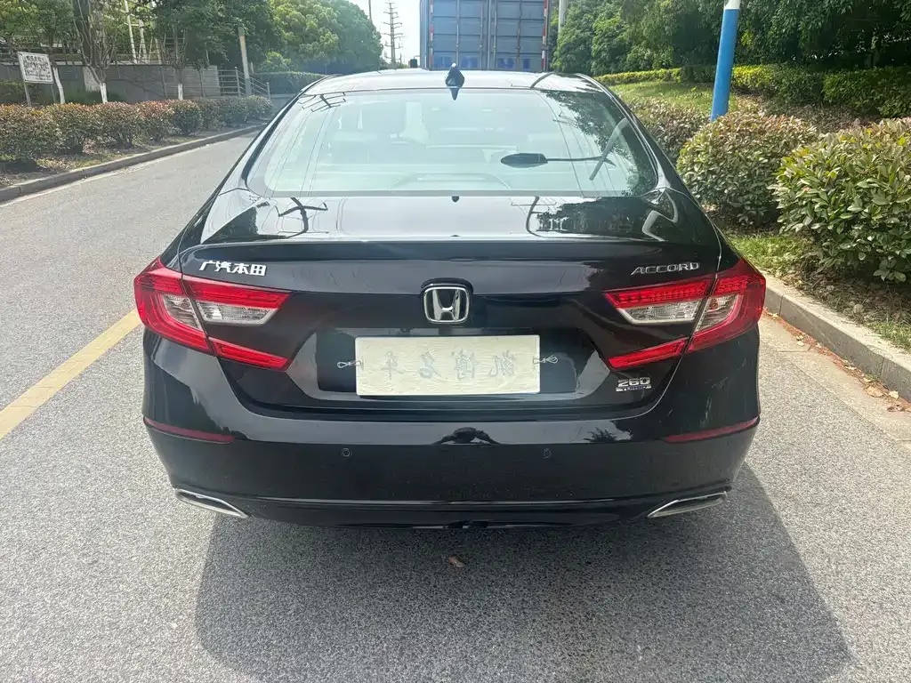 Honda Accord — фото 7