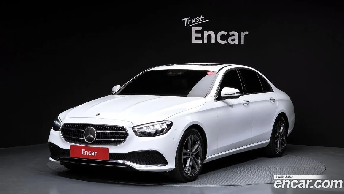Mercedes-Benz E-Class — фото 1