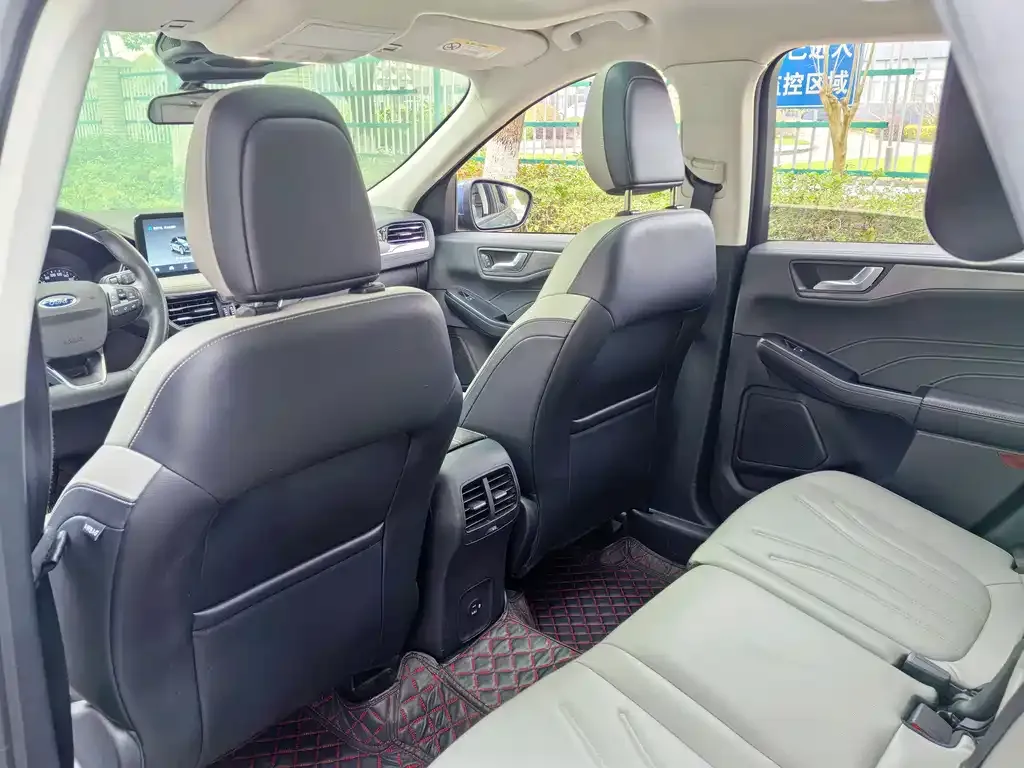 Ford Escape 2021 из CN, фото 5
