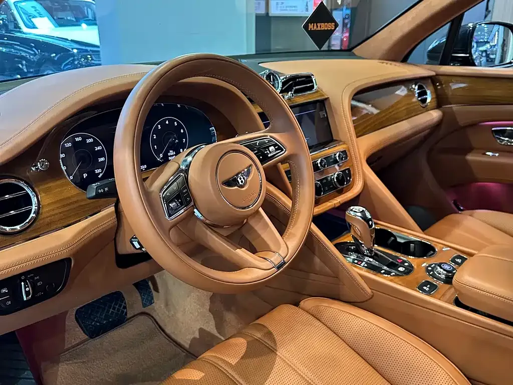 Bentley Bentayga 2021 из CN, фото 2