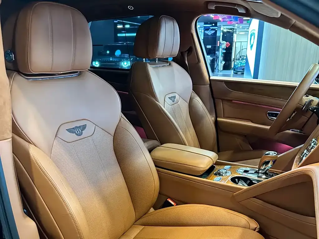 Bentley Bentayga 2021 из CN, фото 7