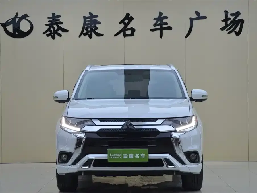Mitsubishi Outlander — фото 3
