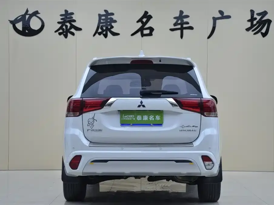 Mitsubishi Outlander — фото 2