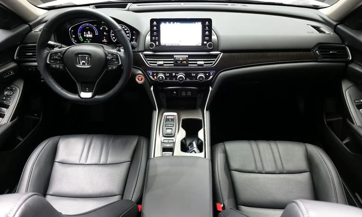 Honda Accord — фото 9