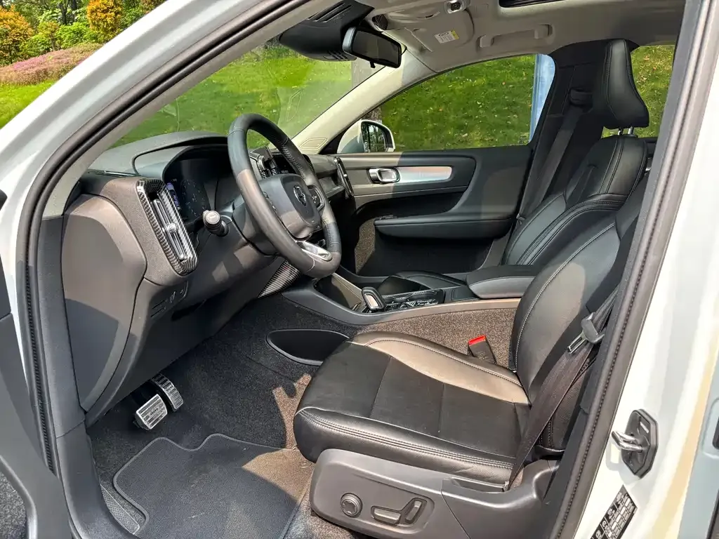 Volvo XC40 2021 из CN, фото 2