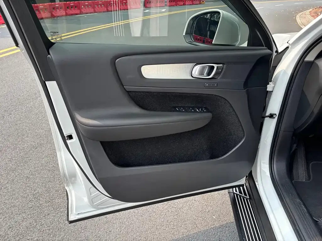 Volvo XC40 2021 из CN, фото 5