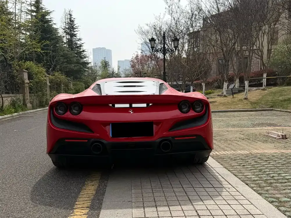 Ferrari F8 — фото 7