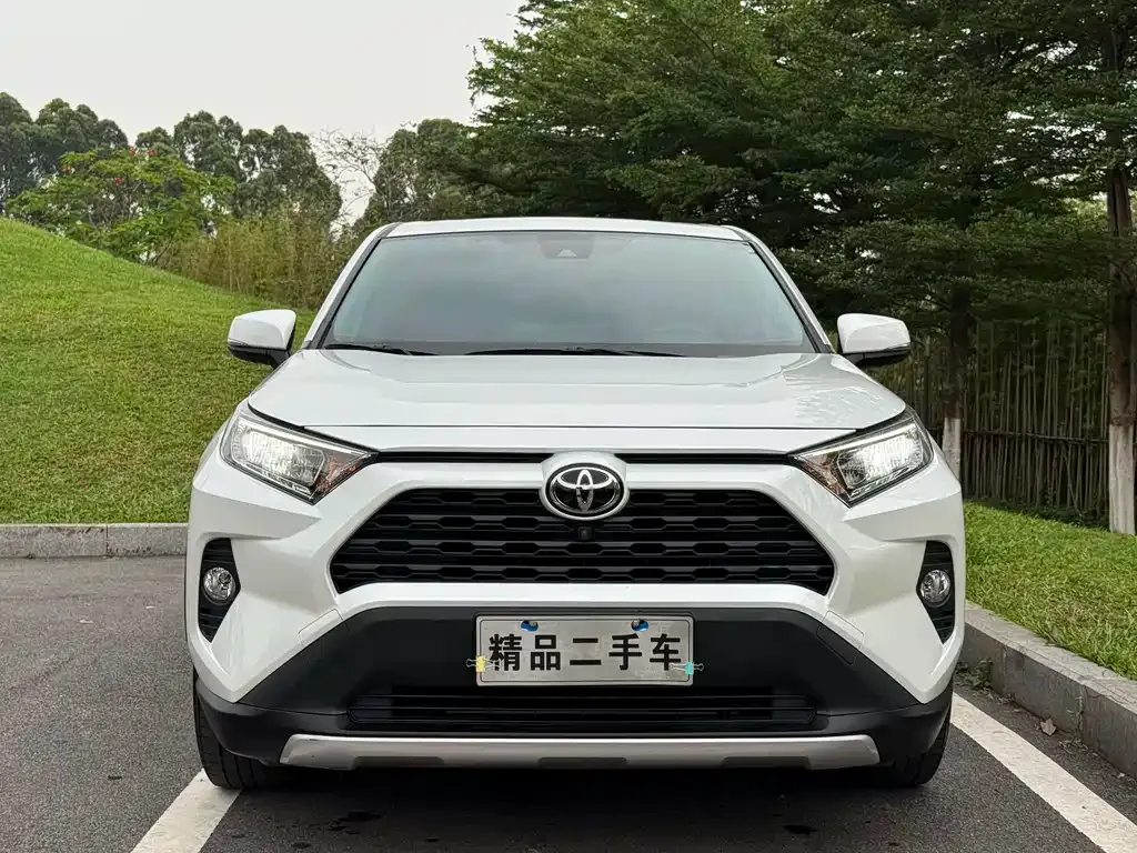 Toyota RAV4 2023 из CN, фото 7