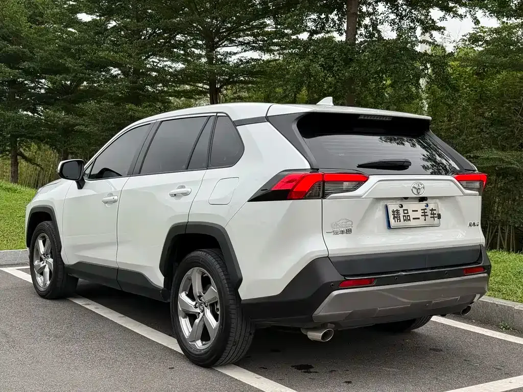 Toyota RAV4 2023 из CN, фото 9