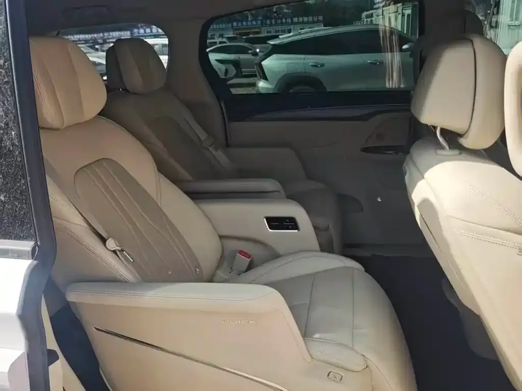 Buick GL8 Hybrid — фото 4