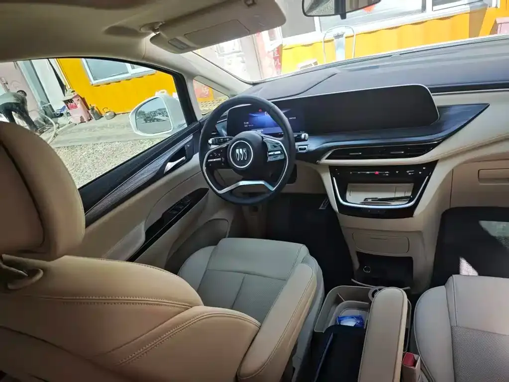 Buick GL8 Hybrid — фото 5