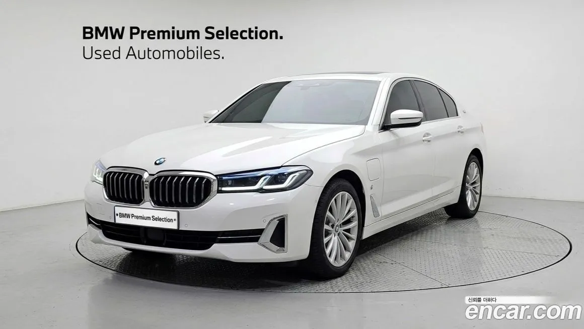 BMW 5-Series 530e Luxury 1